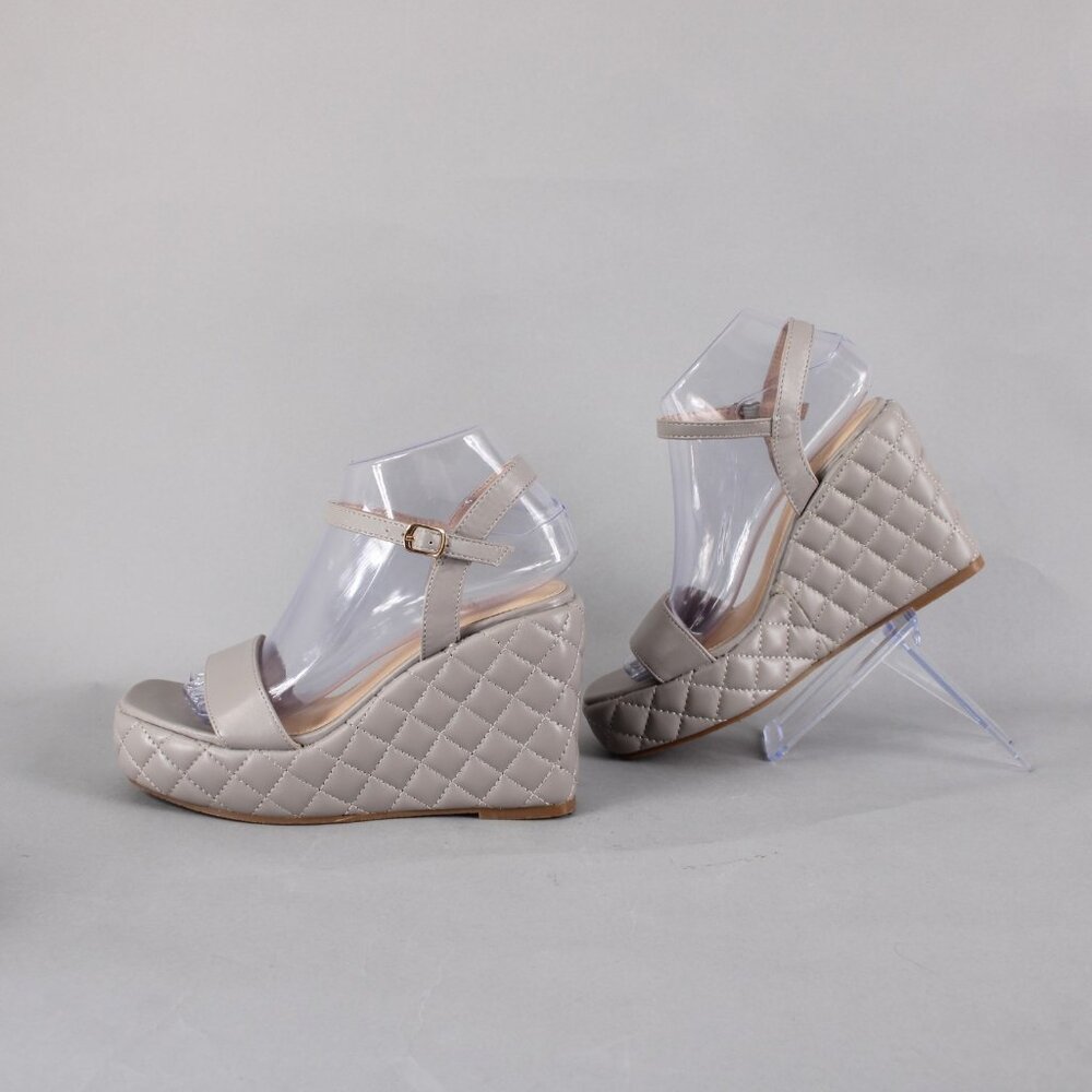 Olivia Miller Wedge Sz 8 Gray Quilted Open Toe Ankle Strap Man Made 4" Wedge - Picture 9 of 16